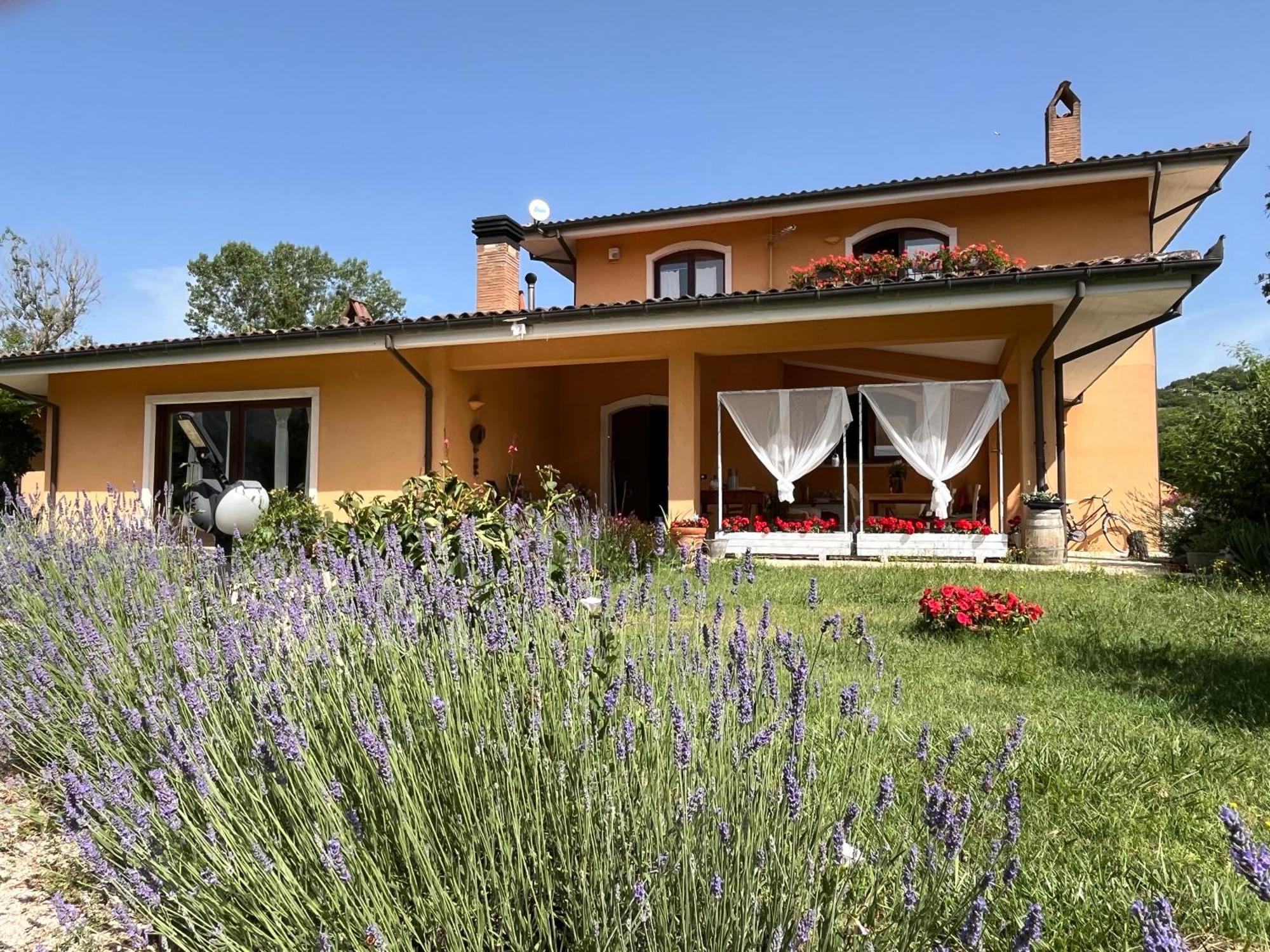 Bed & Breakfast Le Piagge Scurcola Marsicana Exterior foto